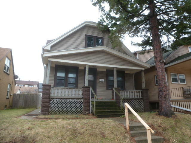 Property Photo: 1625 E Saint Francis Ave WI 53235