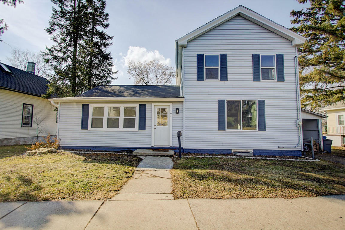 Property Photo: 404 Union St WI 53098
