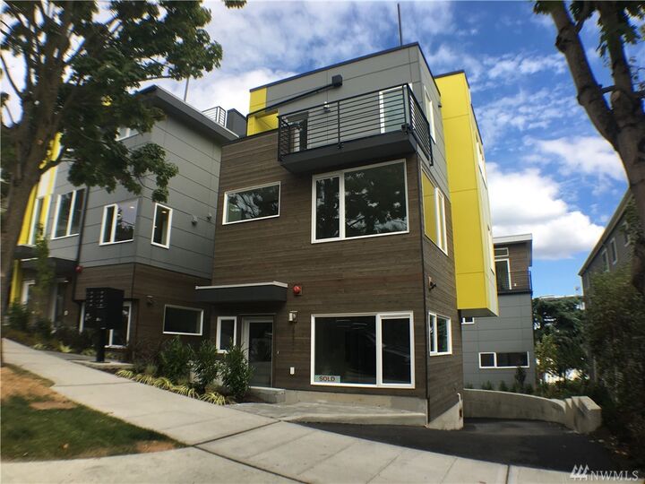 Property Photo:  3920 1st Ave NE A  WA 98103 