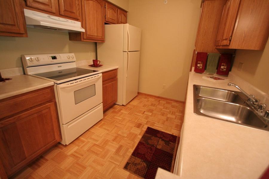 Property Photo:  530 N Silverbrook Dr 120  WI 53090-2471 