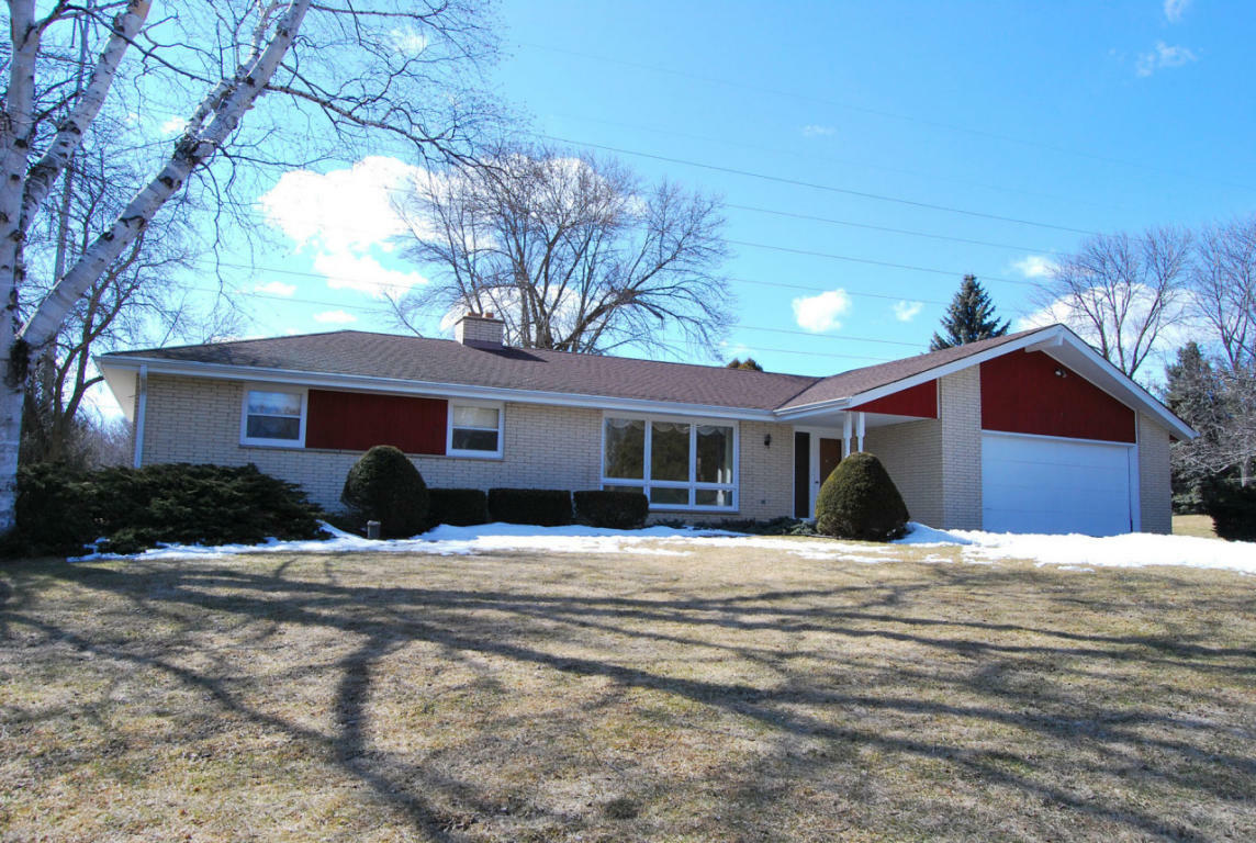 Property Photo:  483 Douglas Ln  WI 53012 