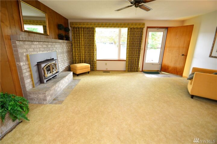 Property Photo: 3315 O St SE WA 98002