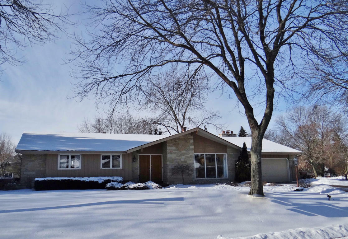 Property Photo:  6 Pinewood  Ct  WI 53402 