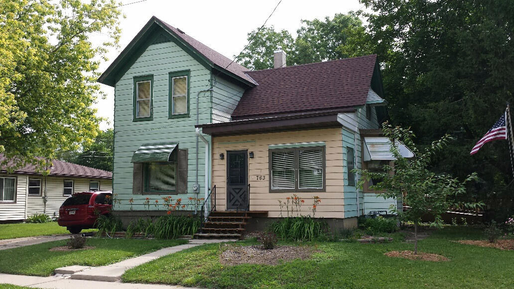 Property Photo:  763 N Water St  WI 53098 