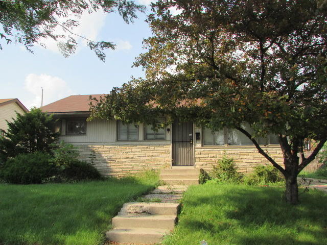Property Photo: 7116 W Sheridan Ave WI 53218