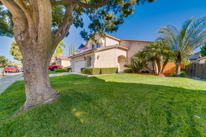 Property Photo:  852 Essence Ave  CA 92057 