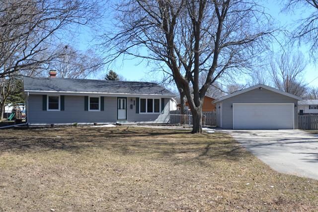 Property Photo: 1203 Angela Ct WI 53090-1768