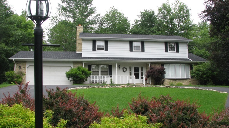Property Photo: 1992 Wildwood Dr WI 53012