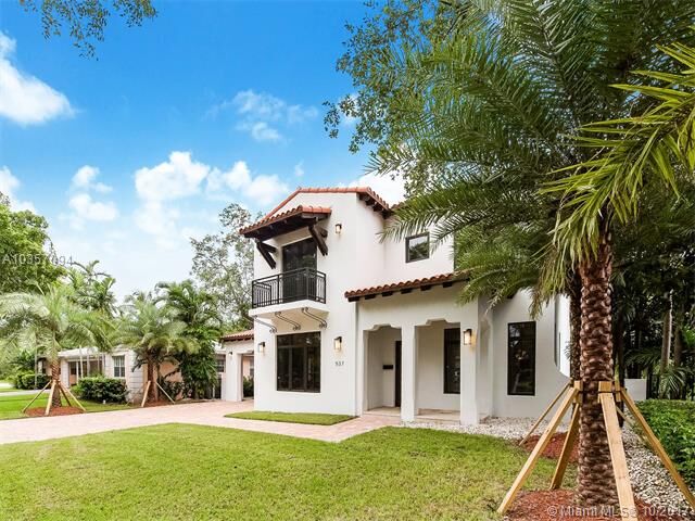 Property Photo:  537 Sevilla Ave  FL 33134 