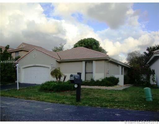 Property Photo:  6300 Plymouth Ln  FL 33331 