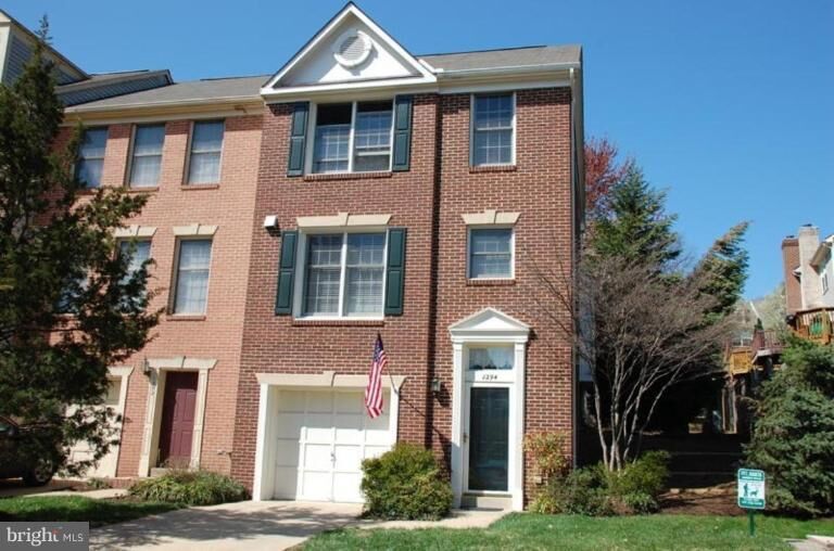 Property Photo: 1294 Quaker Hill Drive VA 22314