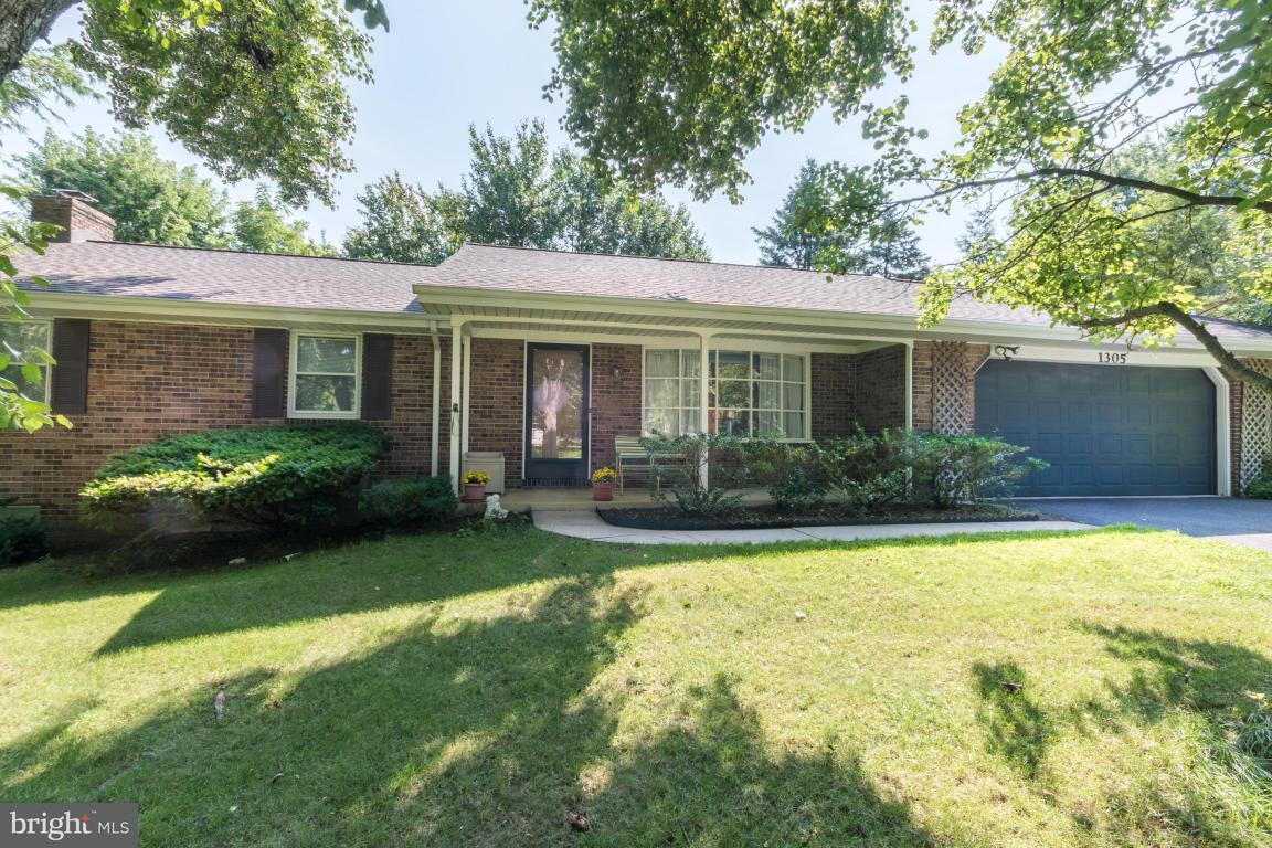 Property Photo: 1305 Kenstar Drive PA 17538