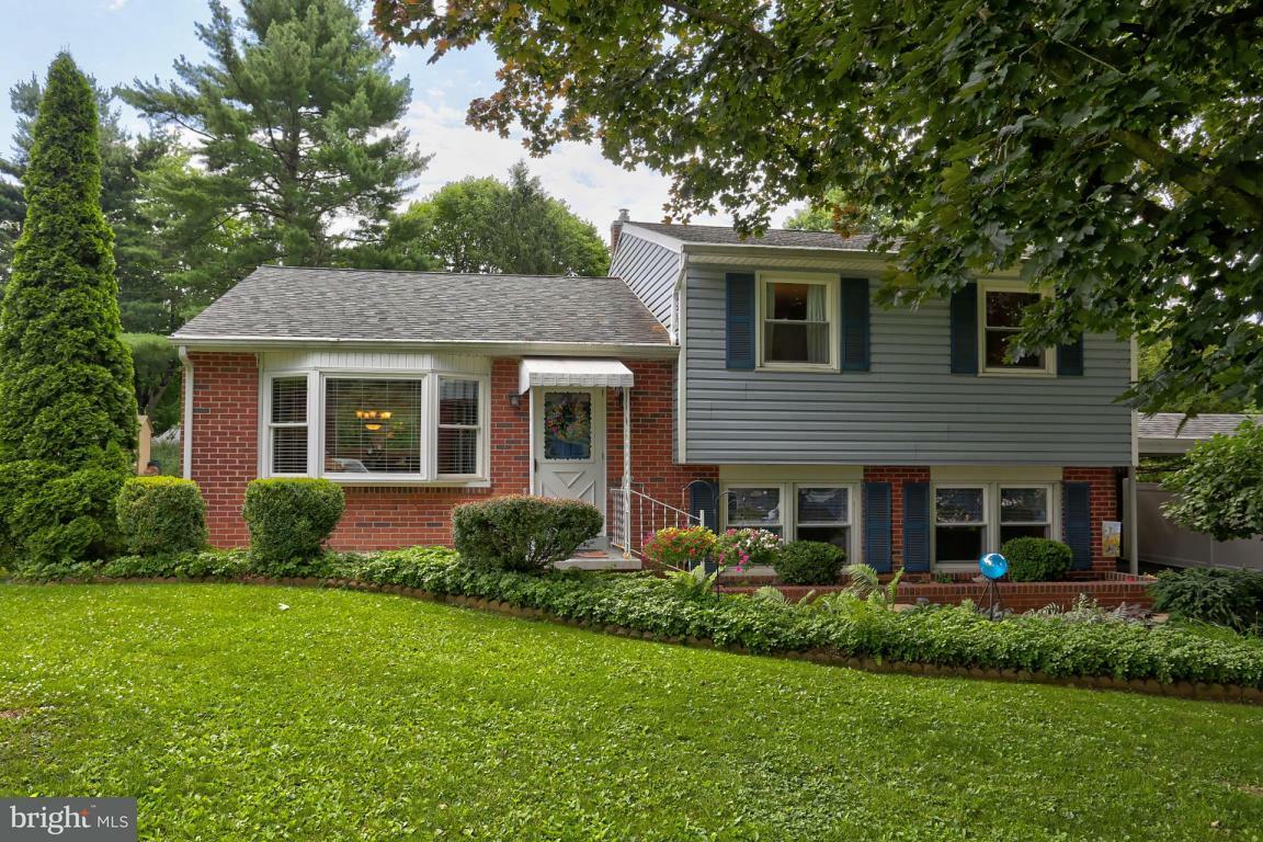 Property Photo:  61 Glen Oaks Drive  PA 17603 