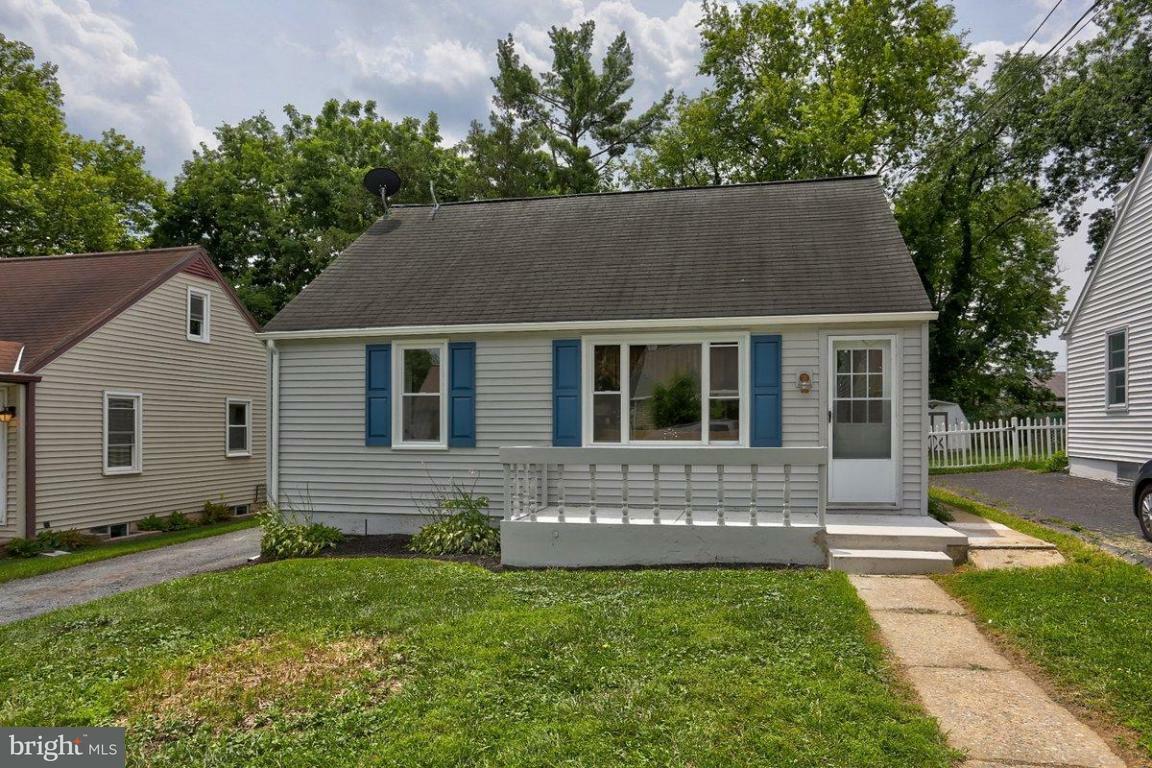 Property Photo:  1324 Glen Moore Circle  PA 17601 