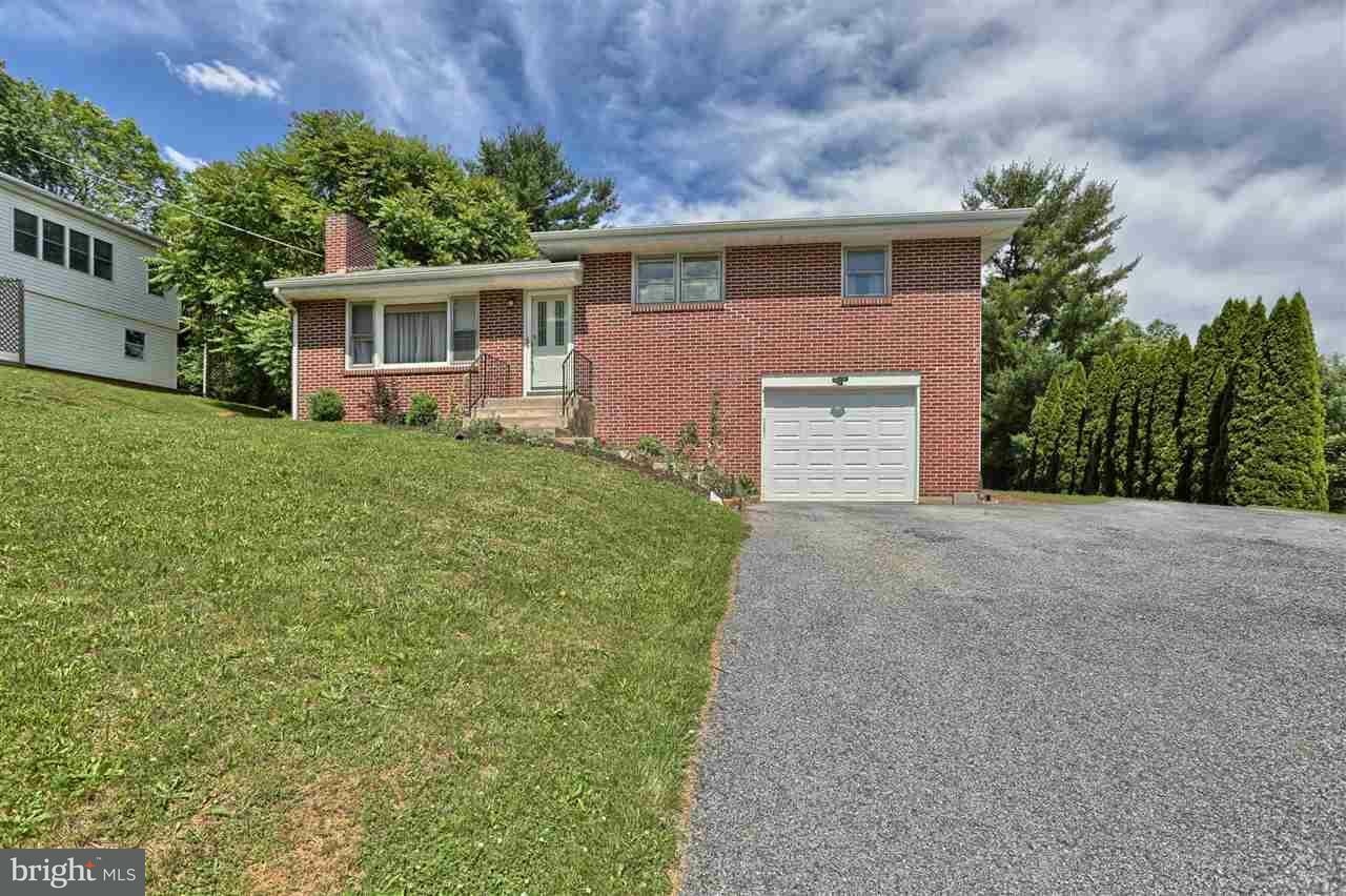 Property Photo:  36 Grandview Road  PA 17036 