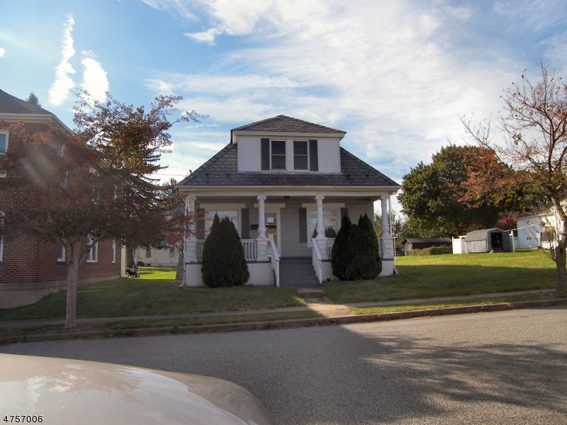 Property Photo:  933 East Blvd  NJ 08865 