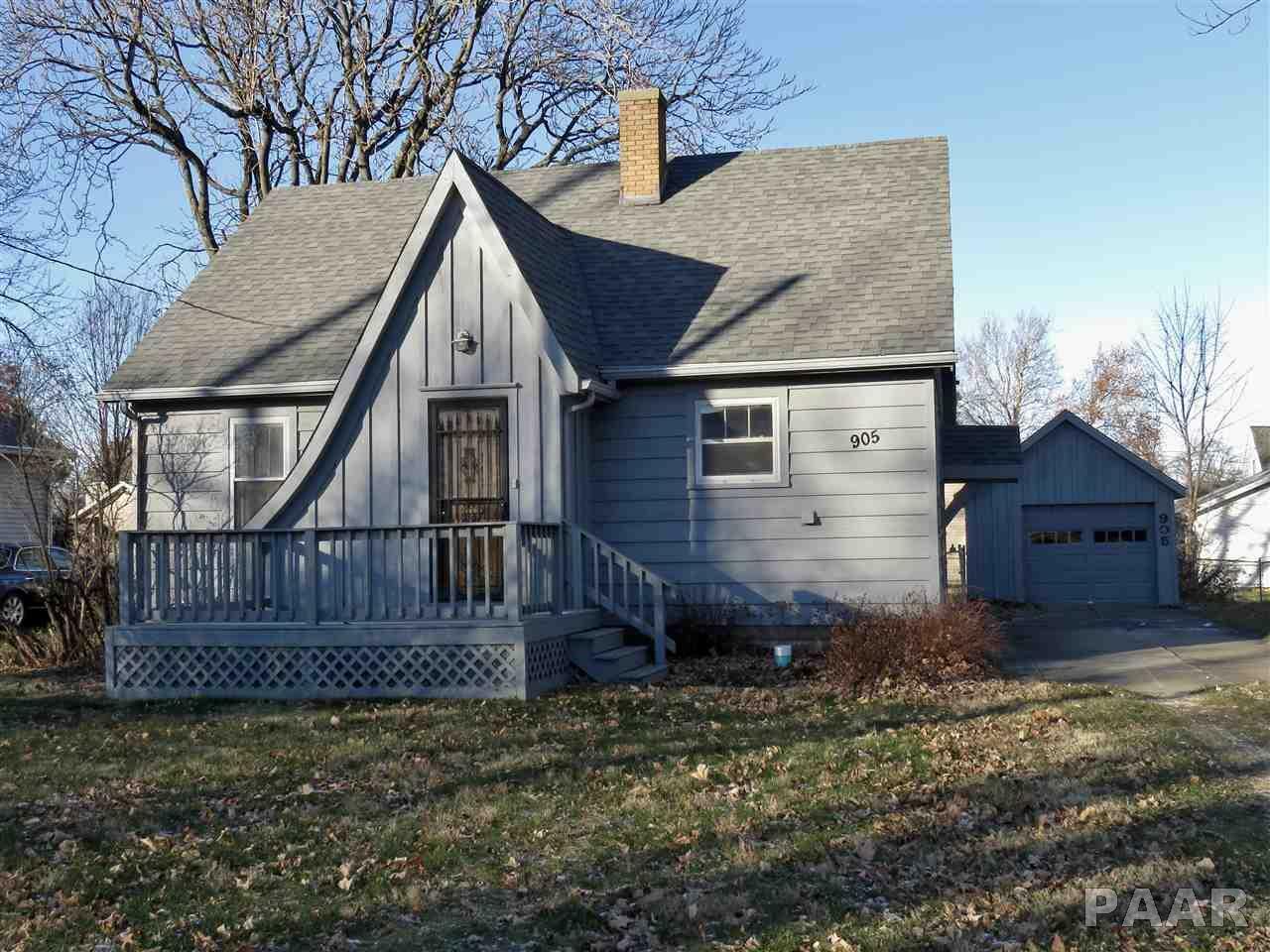 Property Photo:  905 E Jefferson  IL 61571 