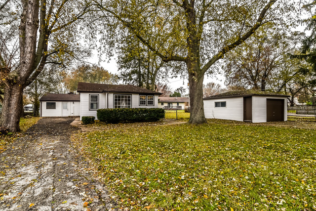 Property Photo: 2513 Birchwood Avenue IL 60051
