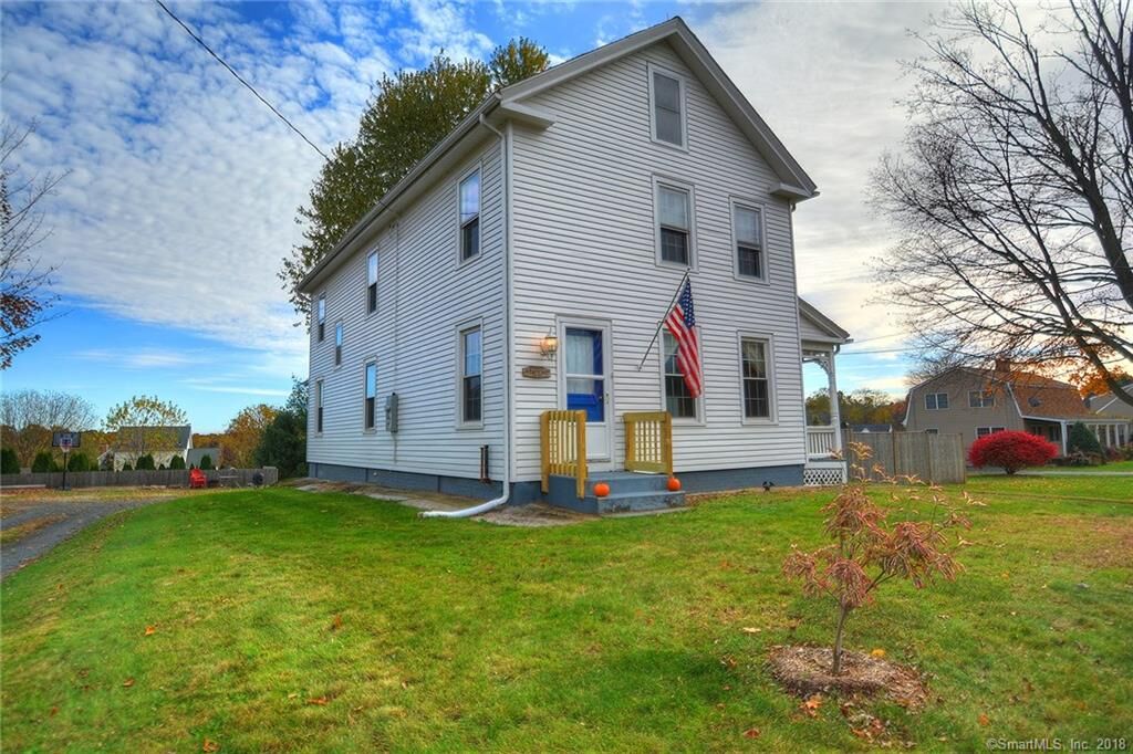 Property Photo:  44 East Street South  CT 06078 