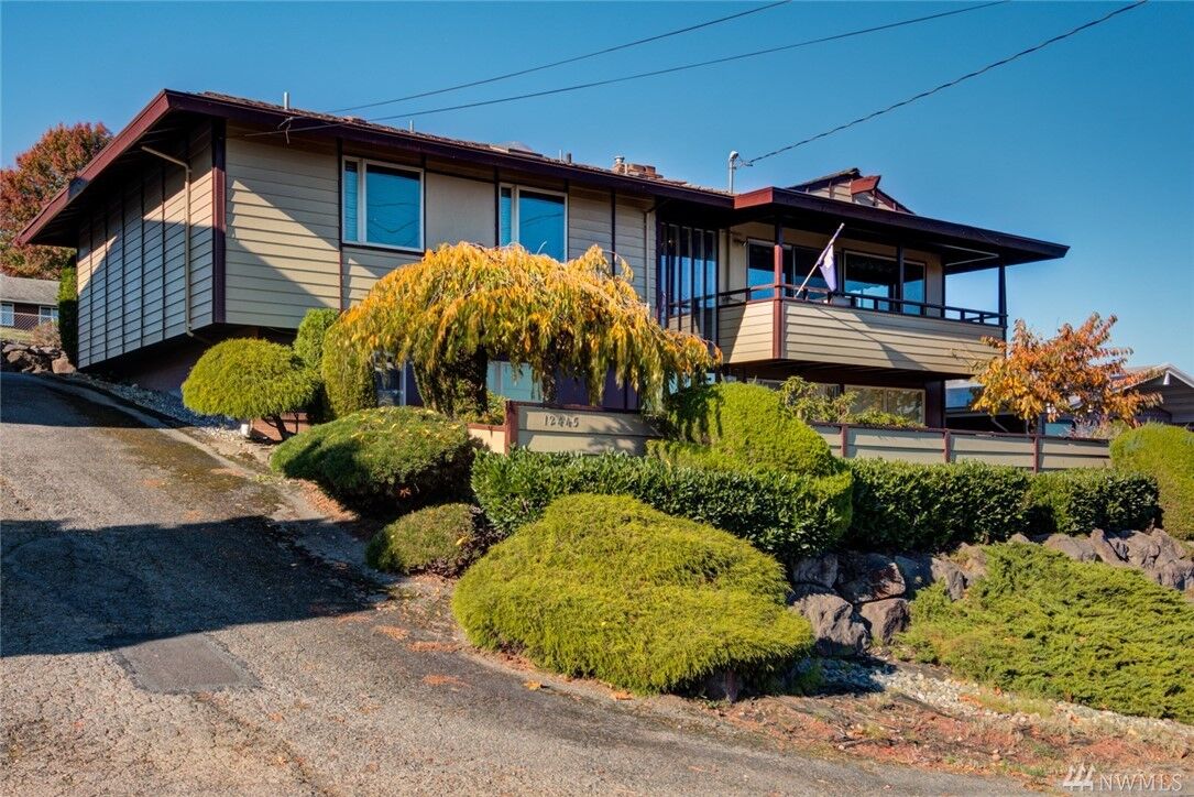 Property Photo:  12445 84th Ave S  WA 98178 