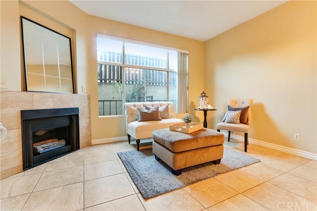 Property Photo:  640 W 4th Street 102  CA 90802 