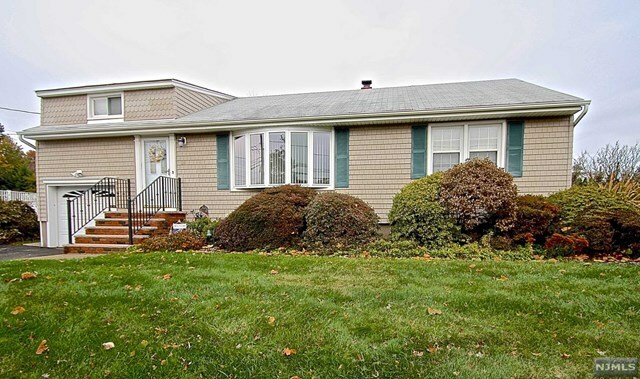 Property Photo:  26 Manor Drive  NJ 07013 