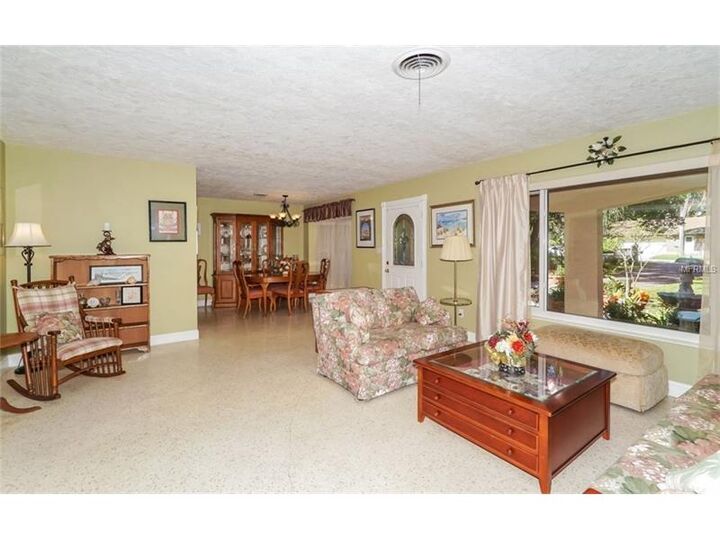 Property Photo: 504 68th Avenue Drive W FL 34207