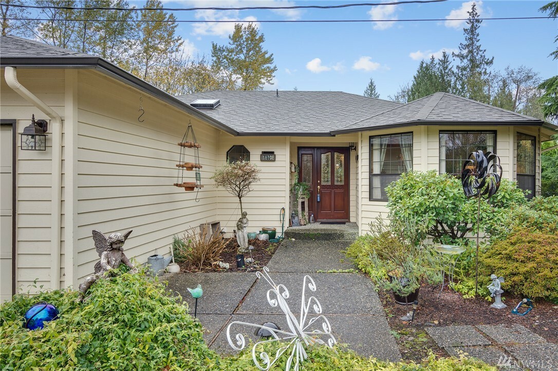 Property Photo:  16108 Westwick Rd  WA 98290 