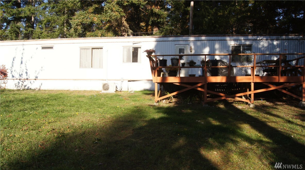 Property Photo: 528 Kodiak Ave WA 98282