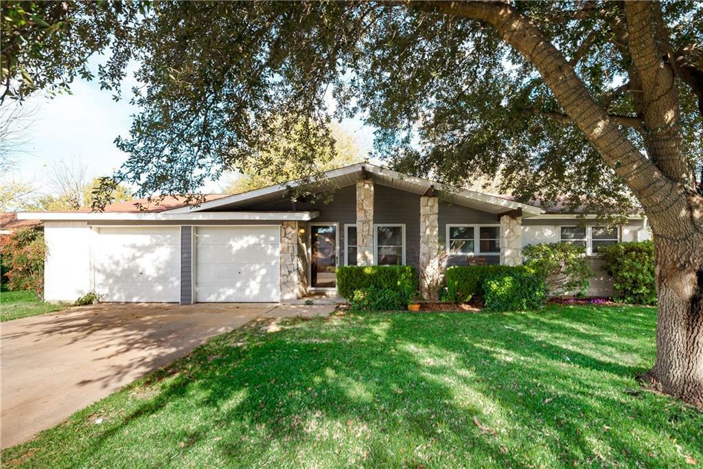 Property Photo:  208 Appaloosa Drive  TX 76179 