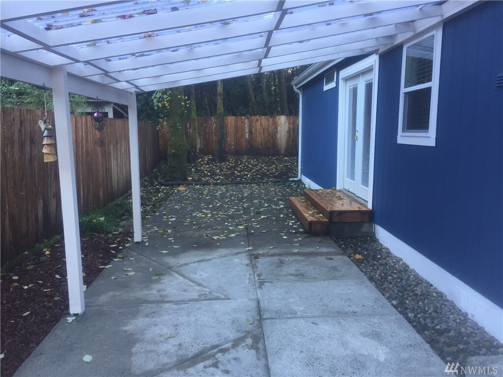 Property Photo: 8305 NE Beachwood Ave WA 98370