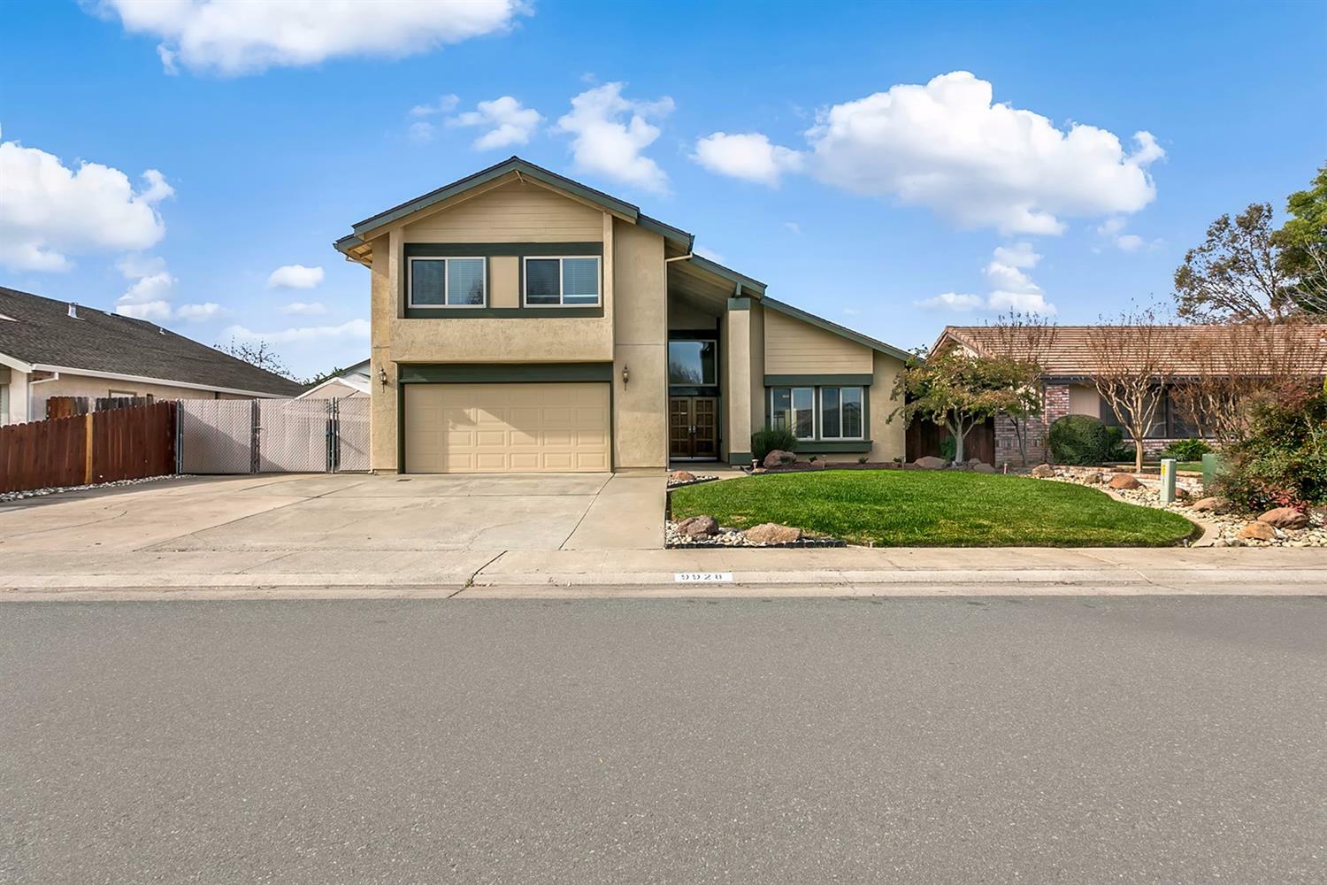 Property Photo:  9928 Meadow Oak Circle  CA 95624 