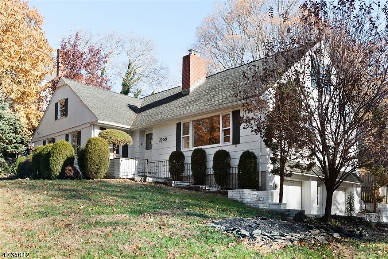 Property Photo:  1051 Hillside Ave  NJ 07069 