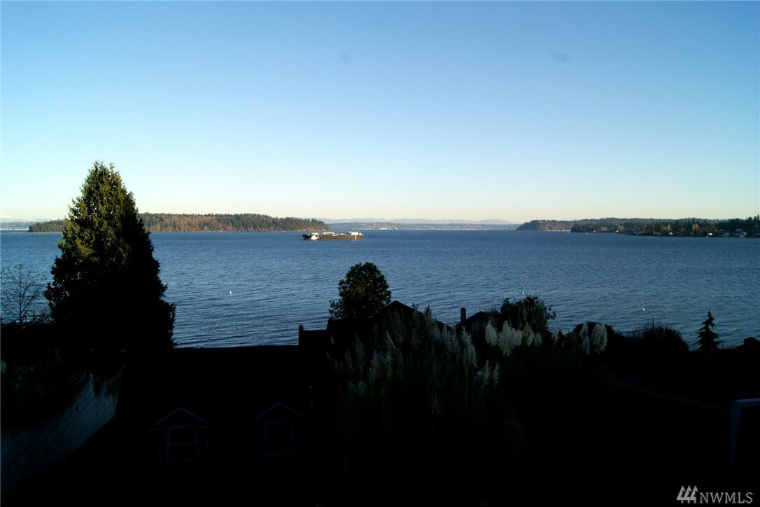 Property Photo:  1493 Yukon Harbor Rd SE  WA 98366 