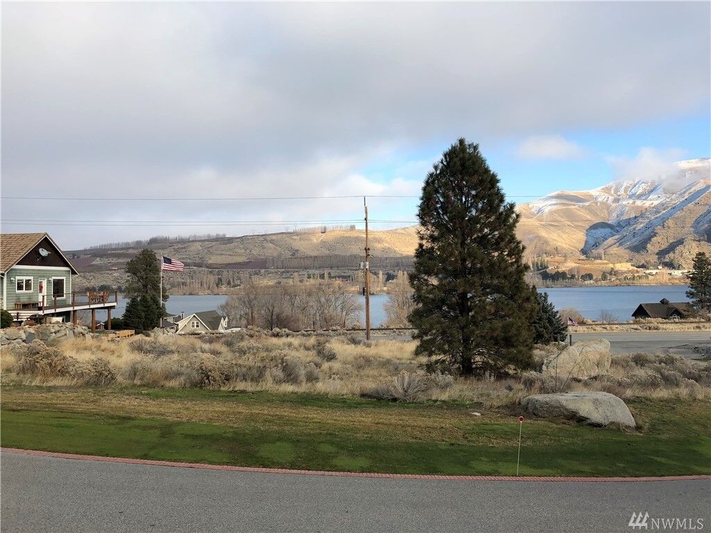Property Photo:  15302 Lakeview St  WA 98822 