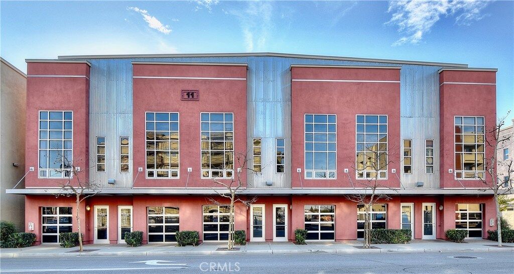Property Photo:  706 N Santiago Street  CA 92701 