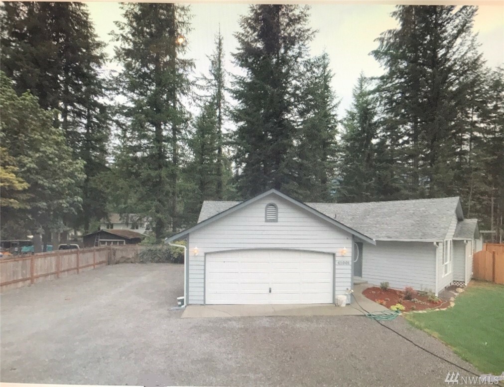 Property Photo:  41001 Mountain View Dr W  WA 98251 