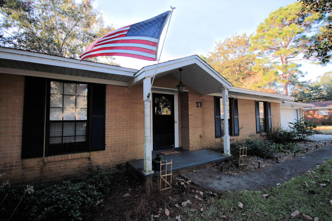 Property Photo:  17 Bayview Drive  FL 32579 