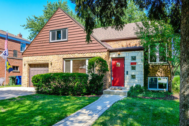 Property Photo:  1425 Ostrander Avenue  IL 60526 