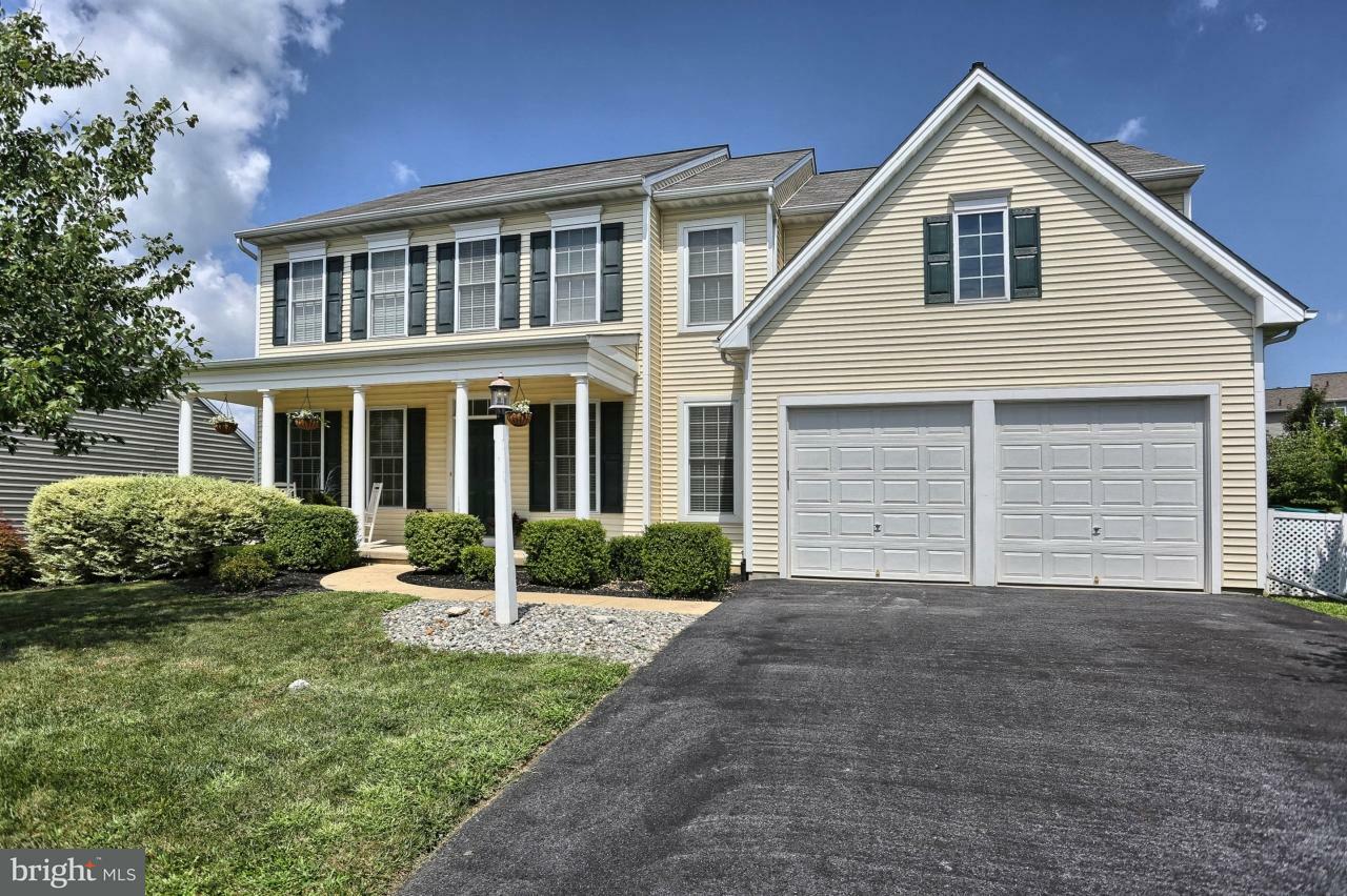 Property Photo:  2233 Flintlock Drive  PA 17036 