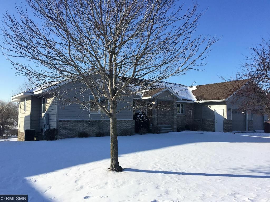 Property Photo:  204 Golfview Drive  MN 56307 