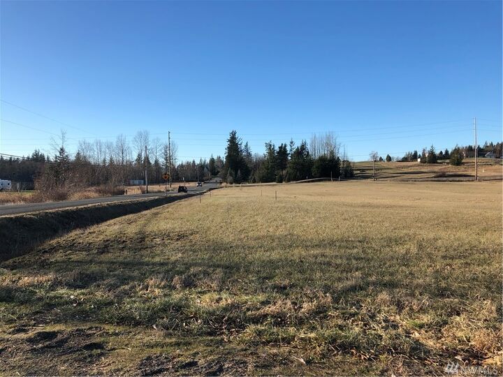 Property Photo: 958 E Axton Rd WA 98226