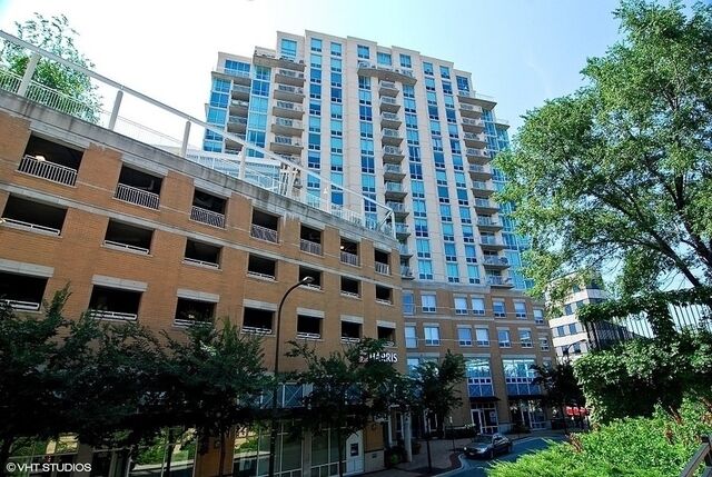 Property Photo: 1640 Maple Avenue 1305 IL 60201