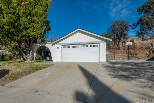 Property Photo:  1377 Hibiscus Court  CA 92220 