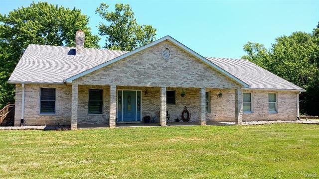 Property Photo: 613 Reavis Drive IL 62223
