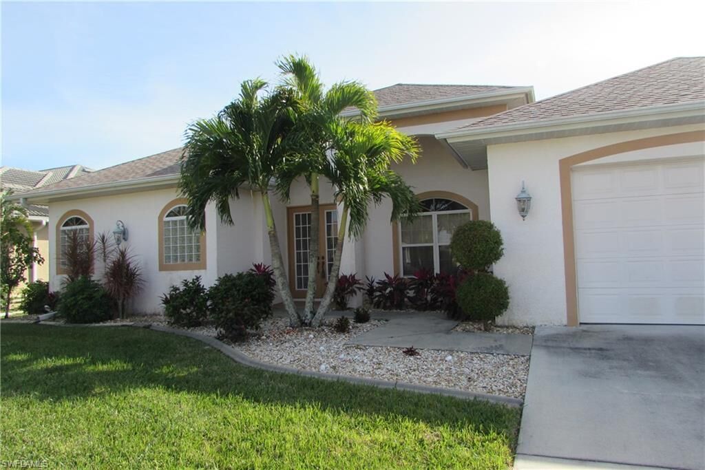 Property Photo: 546 SE 1st Terrace FL 33990