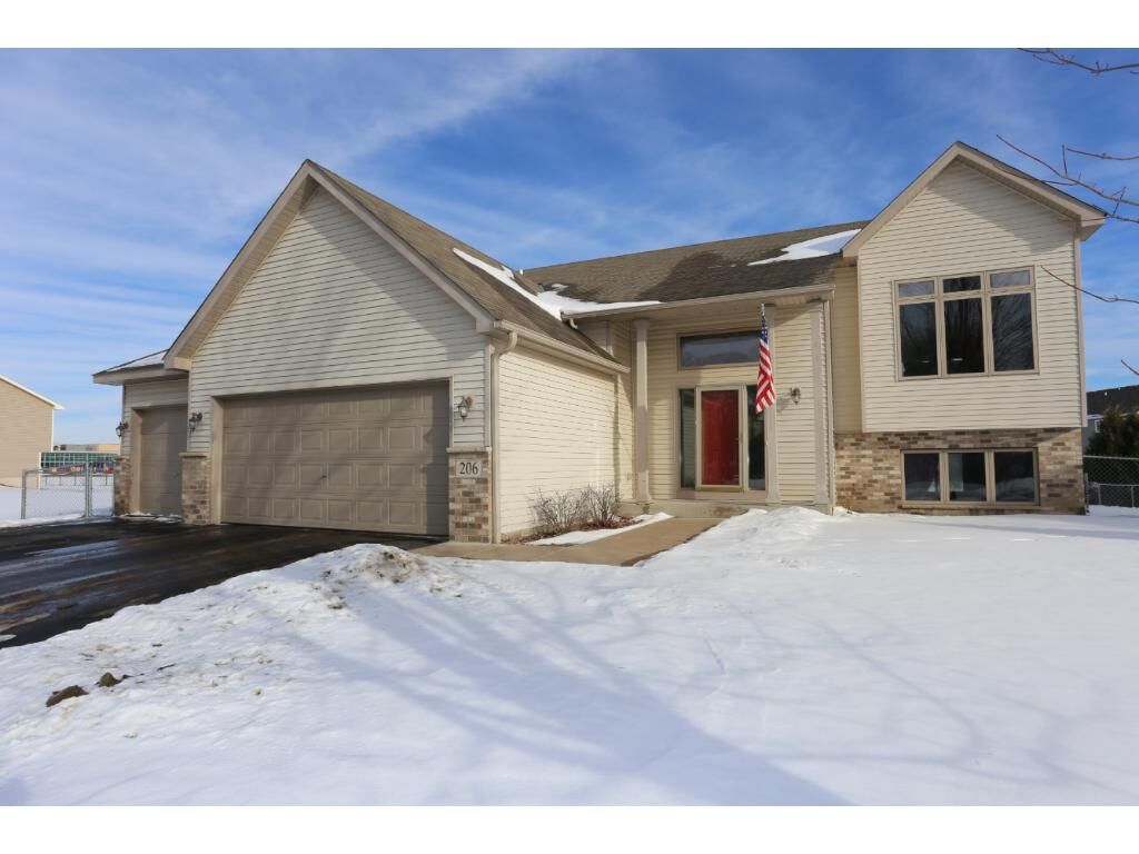 Property Photo: 206 8th Avenue SE MN 55040