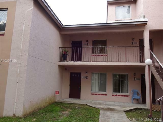 Property Photo:  9257 SW 138th Pl 9257  FL 33186 