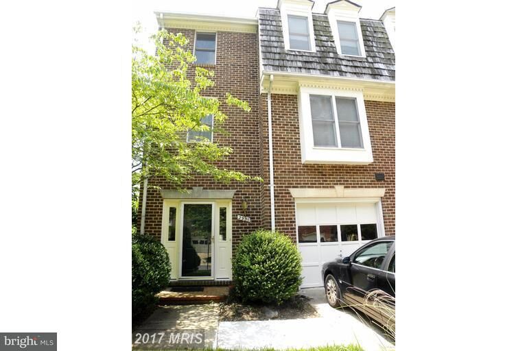 Property Photo:  2936 Oakborough Square  VA 22124 