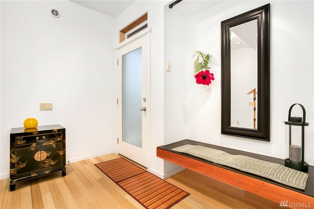 Property Photo: 1406 B E Fir St WA 98122